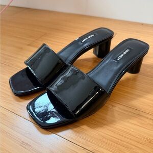 NINE WEST BLACK MULE HEEL